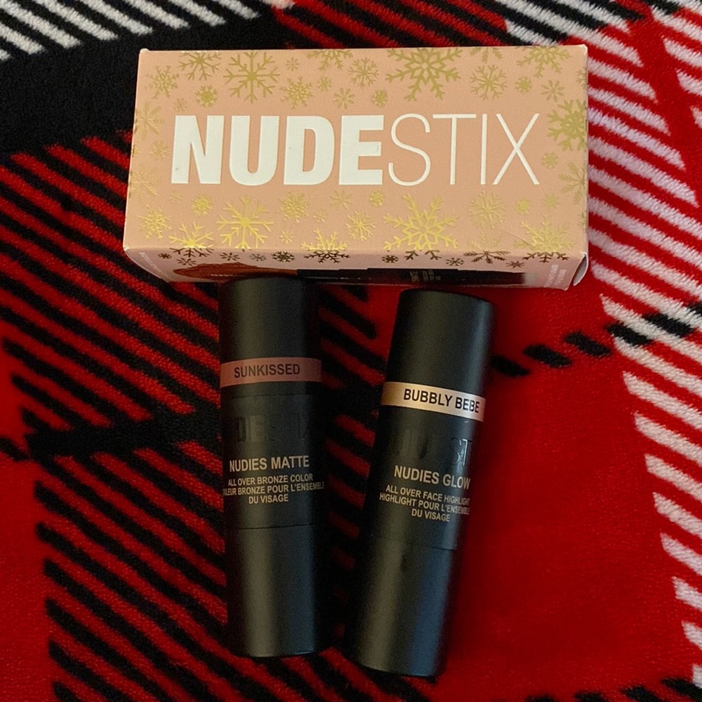 Brand New Nudestix 2 Piece Set